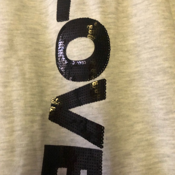 SOLD❌vs pink gorgeous set large!Price is firm NO Offers or reduced shipping! - Picture 10 of 12